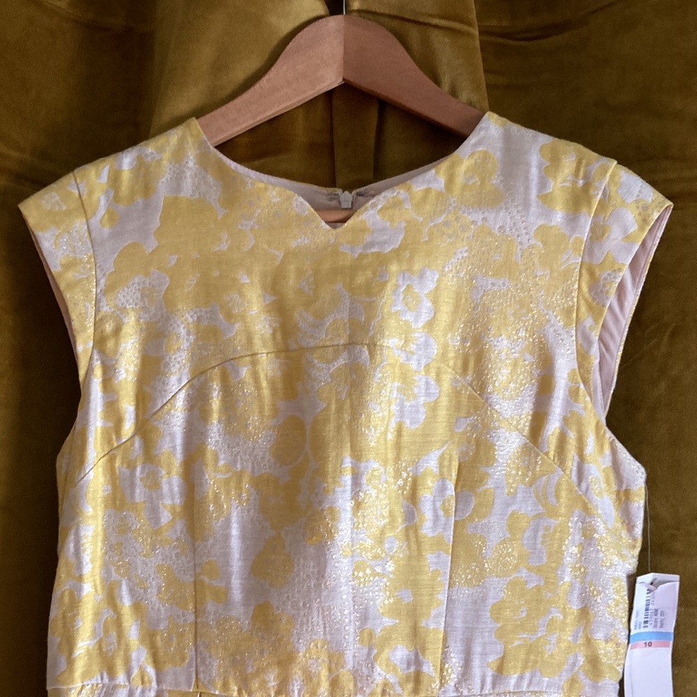 Ivy + Blu yellow gold and cream cap sleeve knee length dress - Picture 2 of 4